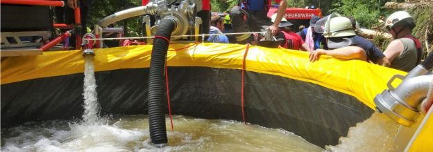 Wasserpuffer bei der Latstrophenschutzübung